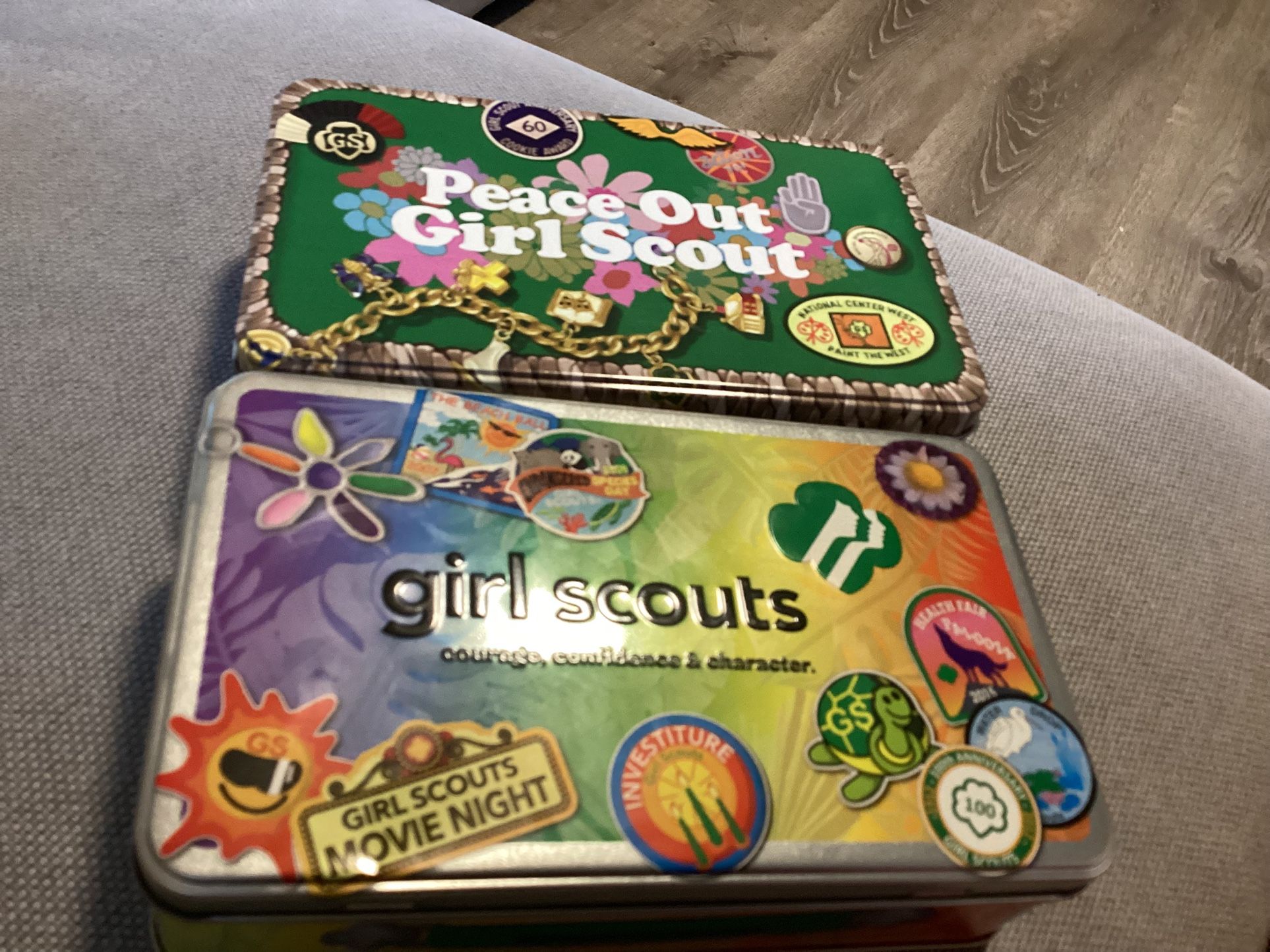 Girl scout Tin 2024 peace out AND Girl scout Tin 2024 Courage confidence character Empty COLLECTIBLES $5
