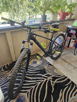 Trek Mountain Bike – Upgraded Bars/Pedals – Ready to Ride