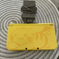 Nintendo 3DS XL Pikachu Pokémon Yellow Edition 