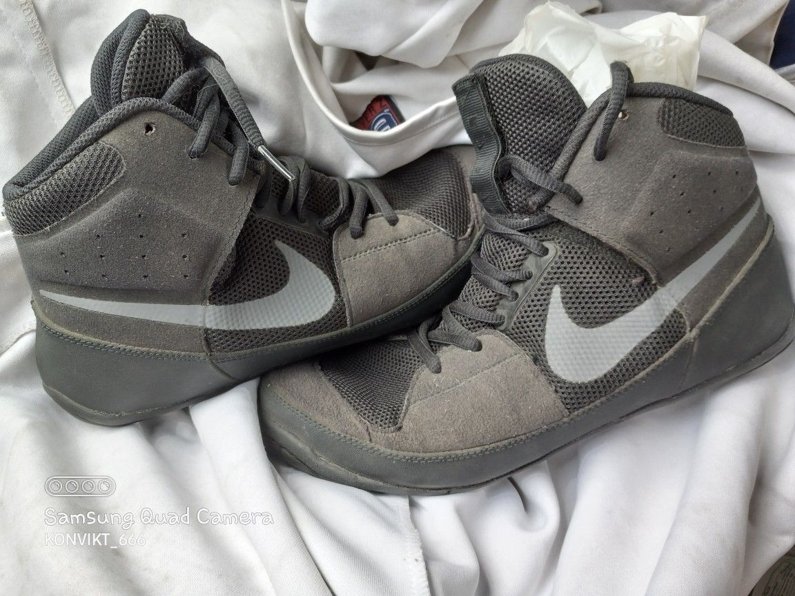 NIKE FURY wrestling shoes