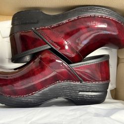 Dansko Red Leather Clogs New In Box Sz 36