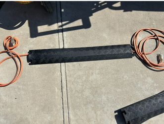 CABLE/WIRE PROTECTORS (U-LINE)