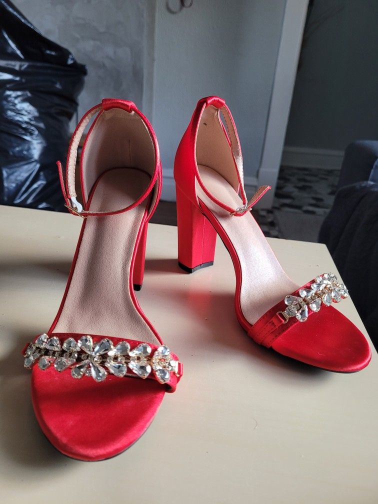 Size 10 Red Thick High Heel **Pick Up As Well