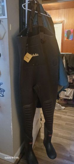 NEW Cabela’s Classic Series II Neoprene lug sole waders– Size 9