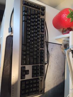 Alienware Keyboard AW768 (PARTS OR REPAIR)