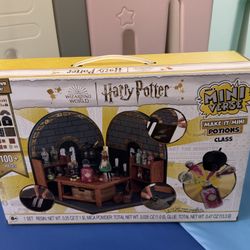 MGA's Miniverse Make It Mini Potions Class, Harry Potter Mini Collectibles, Building Set, 100+ Pieces, DIY, Resin, 8+