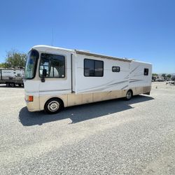 2000 Monaco Monarch 
