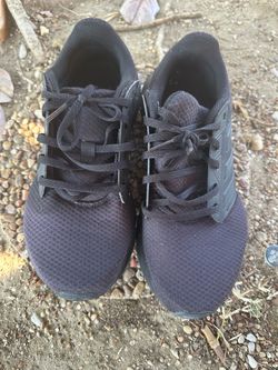 Adidas cloud foam black tennis