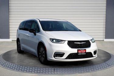2024 Chrysler Pacifica Hybrid