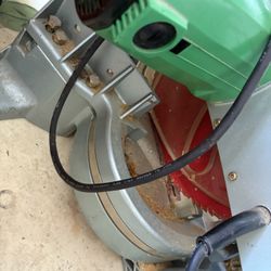 Hitachi 12 Inch mitre Saw 