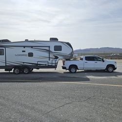 2023 Chevrolet Silverado Crew Cab/2021 Keystone Laredo