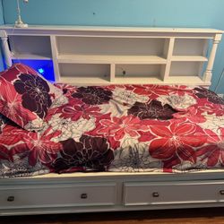 Captains Bed With Bookshelf 