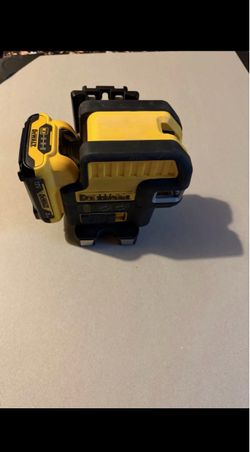 DEWALT DW0822LG 12V MAX Green 5-Point Laser Level w/ 2Ah Battery