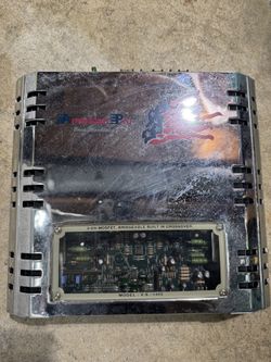 800 Watt American Pro Amplifier