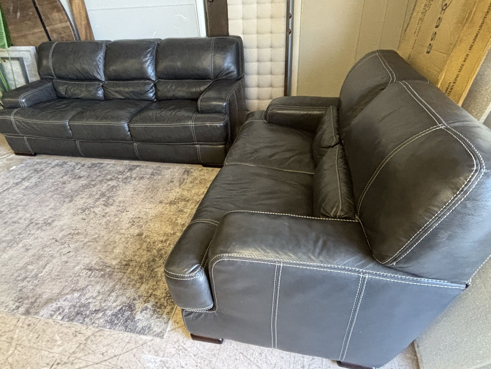 GENUINE LEATHER GREY COUCH AND LOVE SEAT SET , DELIVERY INCLUDED π