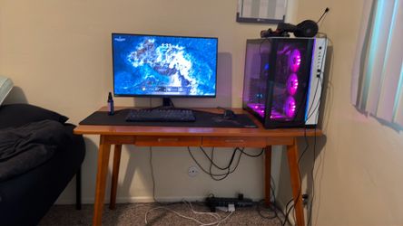 Free Desk! Need Gone ASAP