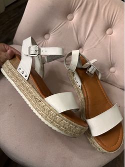 Women wedges size 8
