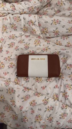 Official Micheal Kors wallet
