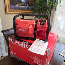 Milwaukee new👍M18 FUEL 18-Volt Lithium-Ion Brushless Cordless 2 Gal. Electric Compact Quiet Compressor (Tool-Only)