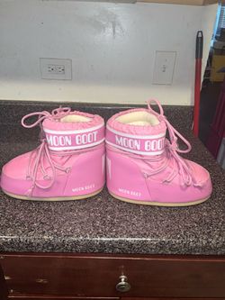 Moon boot