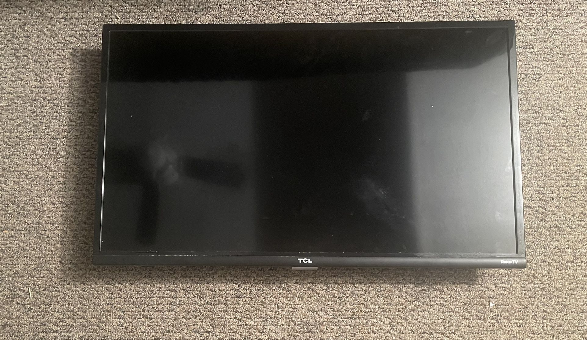 32 Inch Roku Tv (no cables)
