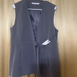 Woman’s Vest Color Gray Is New Size 2 X Brand Have plus 