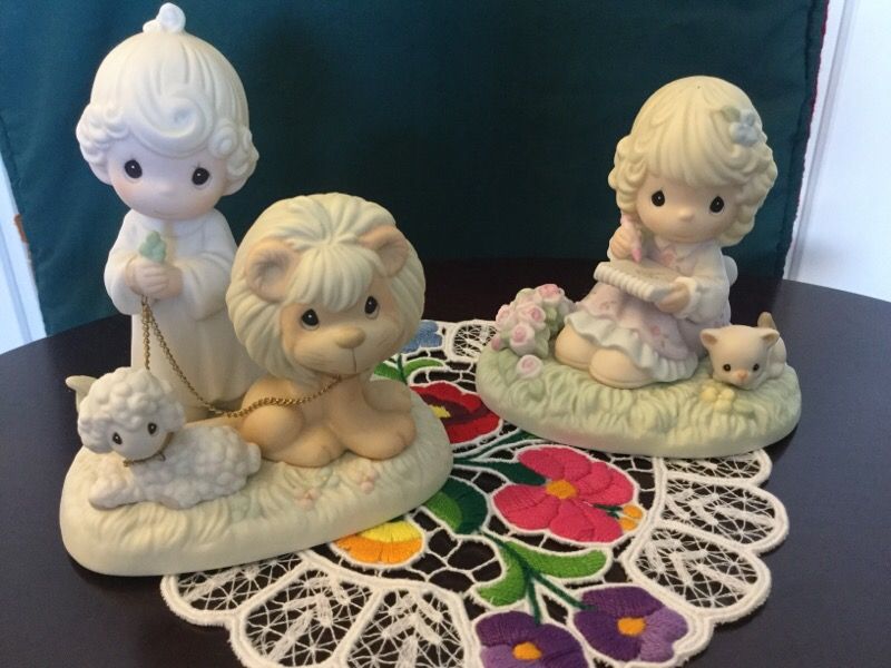 Porcelain Figurines 👫 Precious Moments collectors
