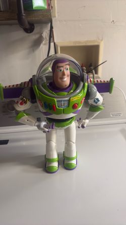 Buzz light gear action figure
