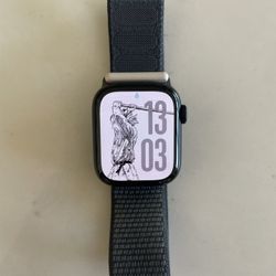 Apple Watch Series 9 41mm - Minor Crown Scratch
