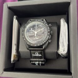 Omega x Swatch black Snoopy Moonswatch  Mission To moonphase Speedmaster