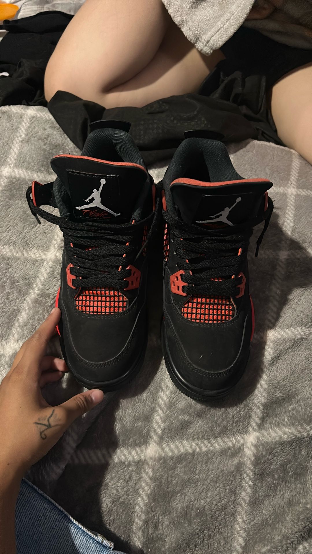 red thunder jordan 4