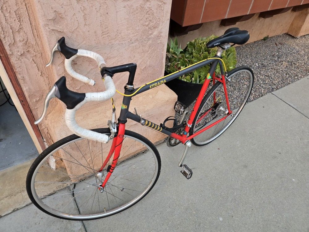 Vintage Novaro Strada Road Bike 