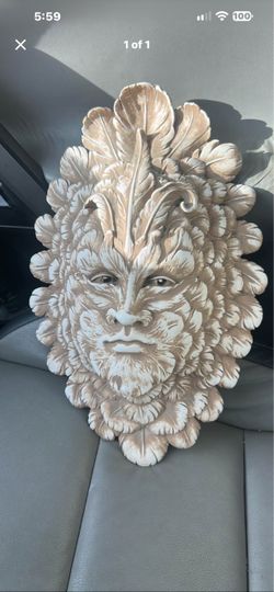Design Toscano OS69872 11.5-in W x 18-in H Resin Presence Of Carnevale Green Man Abstract Wall Scul