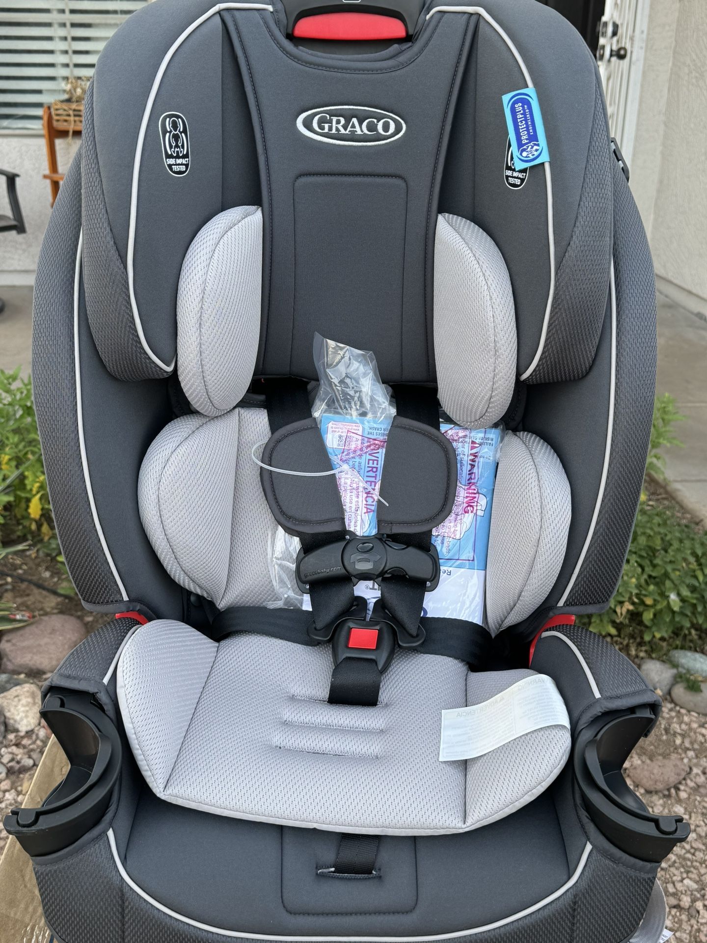 Graco Slimfit 3 in 1 Convertible Car Seat Slim & Comfy Design Saves Space in Your Back Seat, Redmond