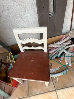 White and wood child chair