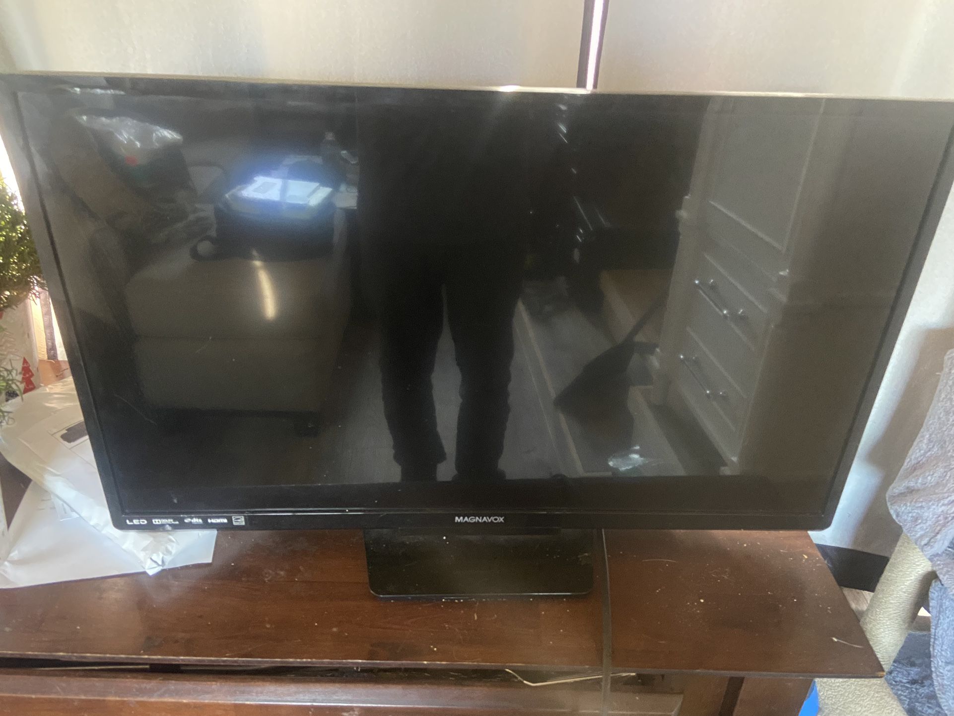 32" LED Magnavox Tv