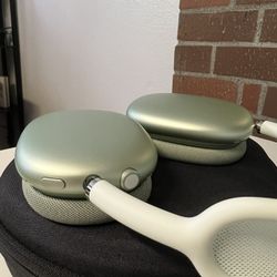 Genuine/Real Apple AirPods Max/Mint Green/EXCELLENT CONDITION /MUST LOOK!!!!