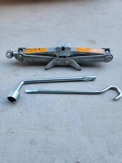 2014 -2023 Infiniti Q60 Jack With Tools Lug Wrench 14-21