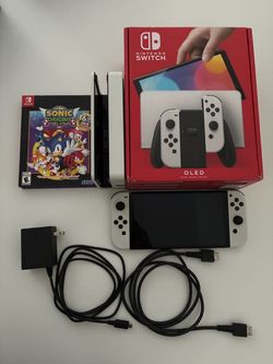 Nintendo Switch OLED White Console Bundle