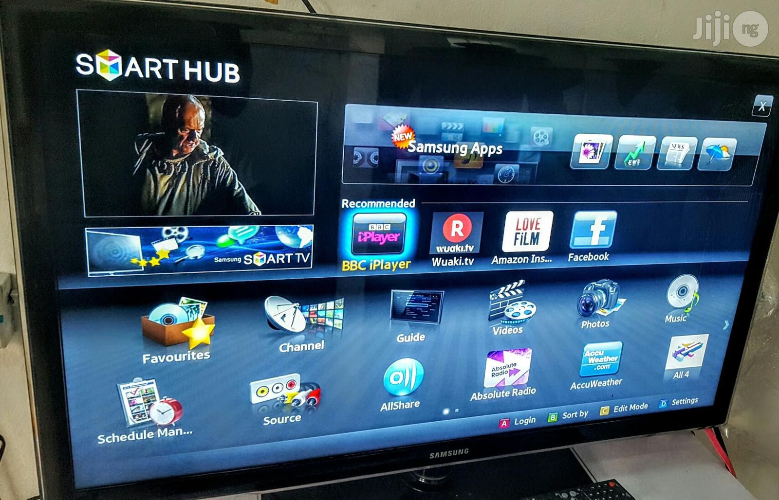 Samsung “40” Smart TV with ROKU