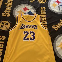 Lebron James Lakers Jersey - Size Youth Large 