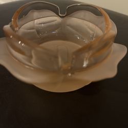 Vintage Viking Glass Peach Satin Epic Leaf Ashtray