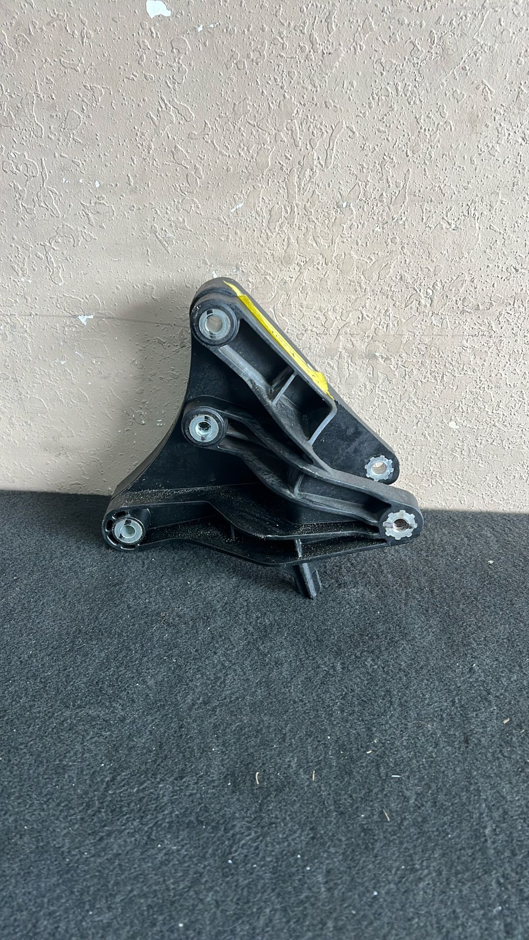 20-23 Gmc Acadia Rear Transmission Mount 2020 2021 2022 2023