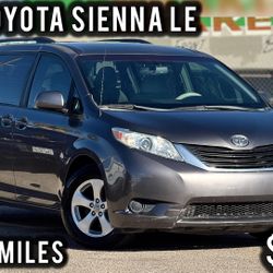 2011 TOYOTA SIENNA 