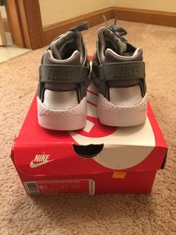 Huarache Grey & White