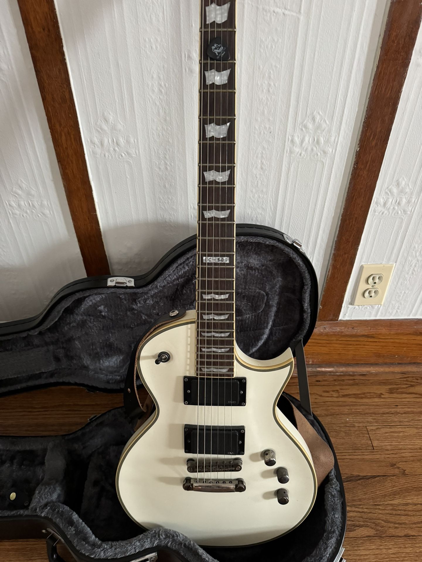 esp ltd ec-500 guitar with case and strap