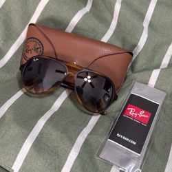 Brand New Ray Ban Aviator Sunglasses