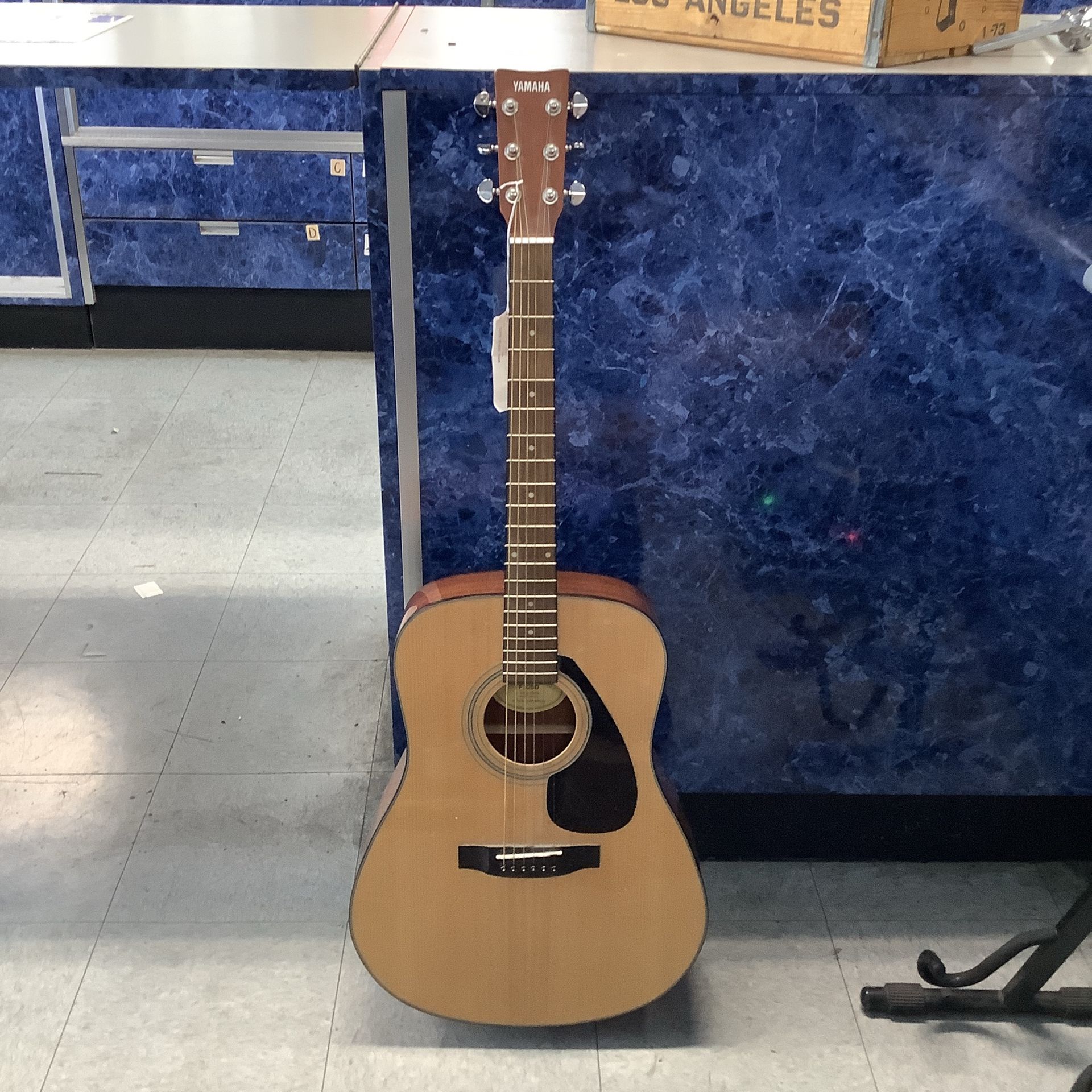 Yamaha Acoustic Guitar