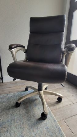 La Z Boy Varnell Big And Tall Office Chair for Sale in Leander TX