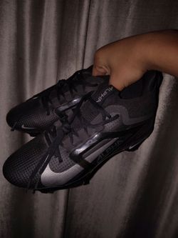 Nike Alpha Menace 4 Elite football cleats